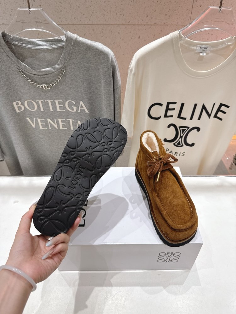 Boots winter women's on fur фото 9