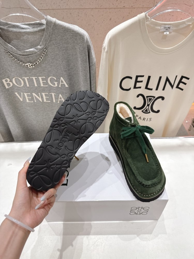 Boots winter women's on fur фото 9