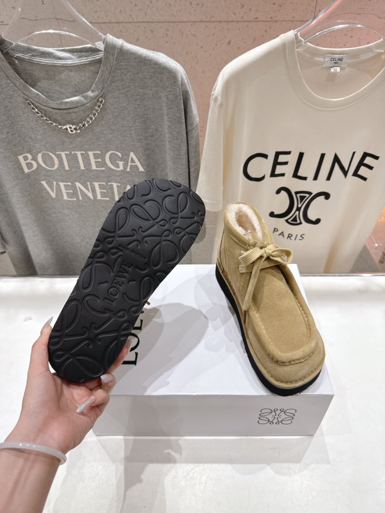 Boots winter women's on fur фото 9