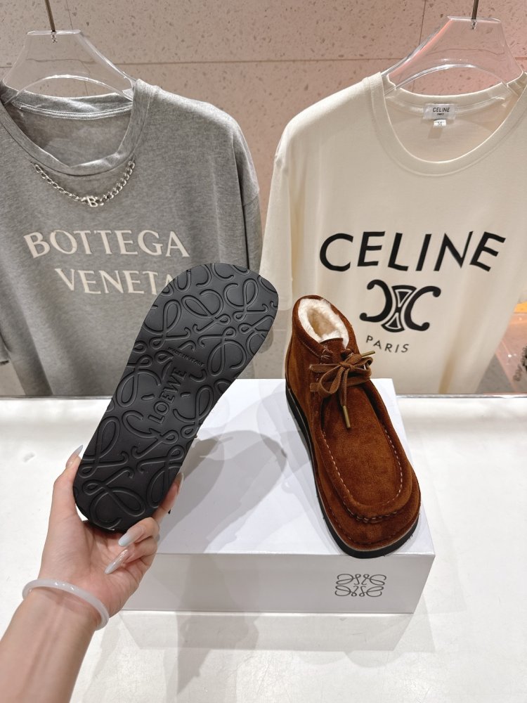 Boots winter women's on fur фото 9