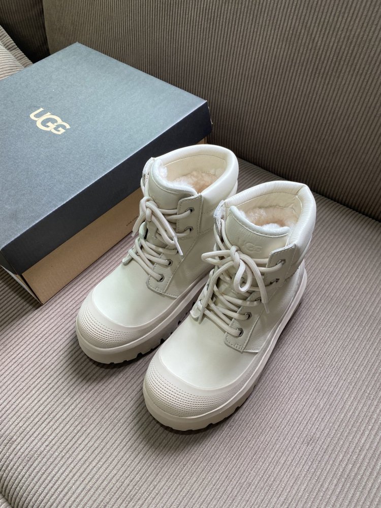 Ботинки зимние женские