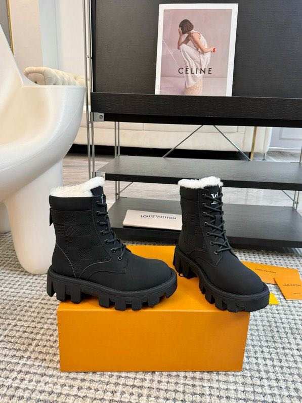 Ботинки зимние женские