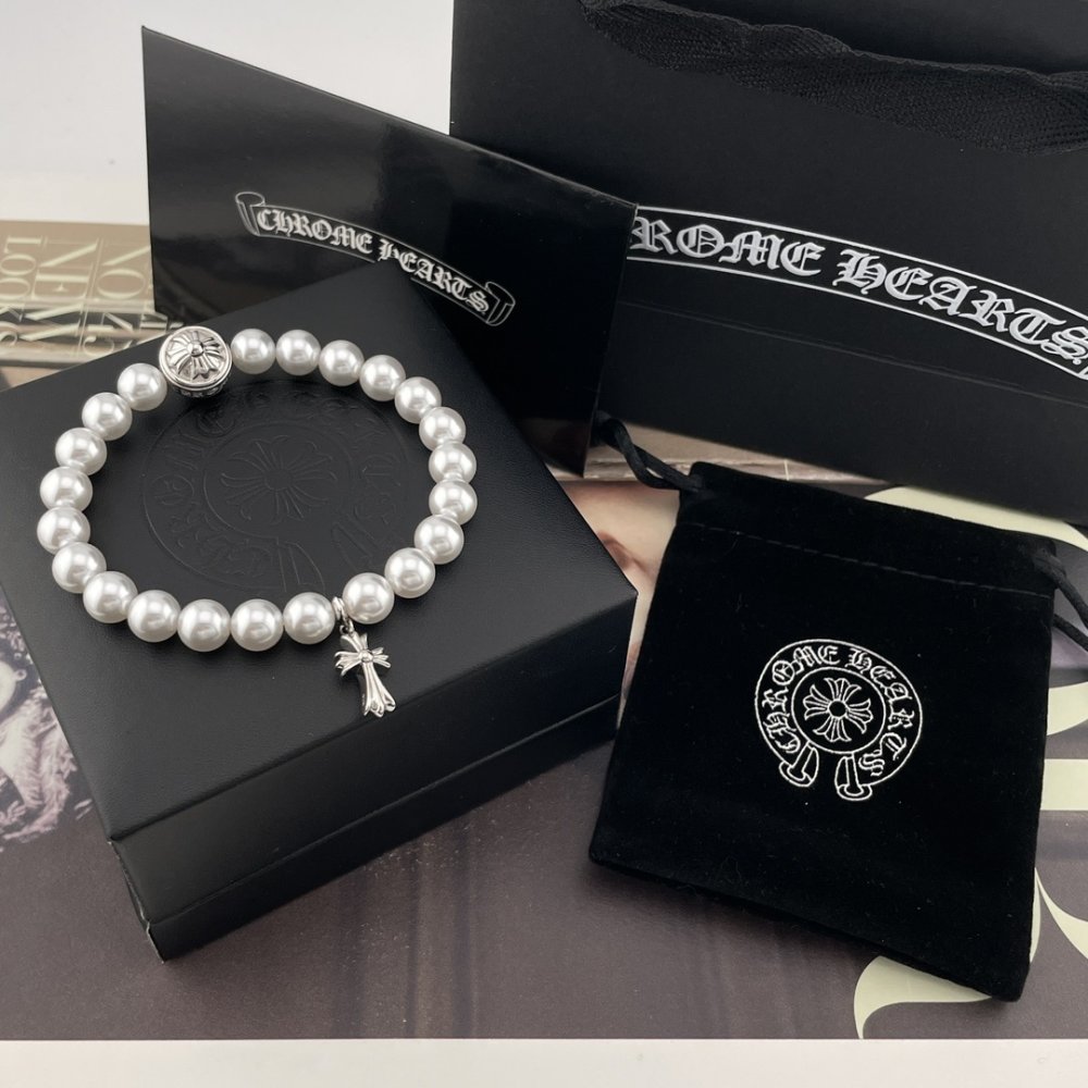 A bracelet from pearls