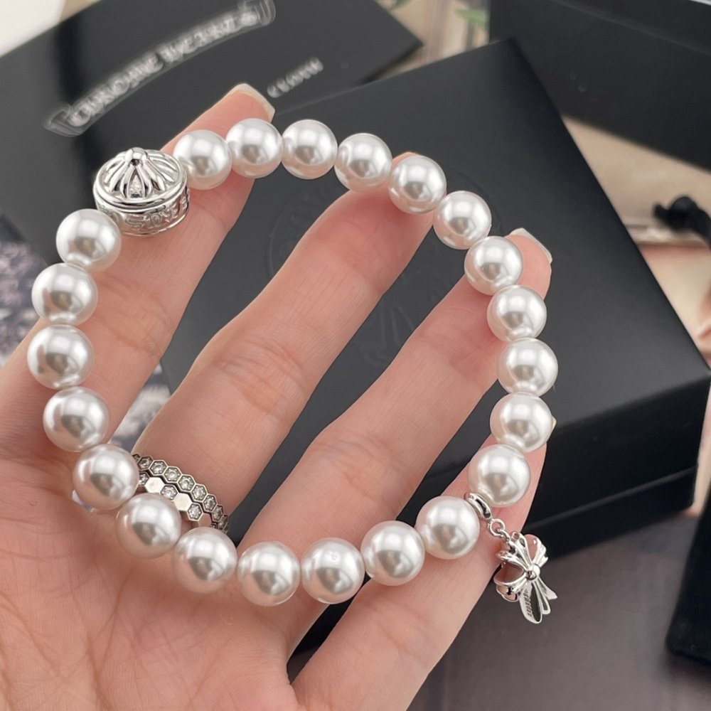 A bracelet from pearls фото 5