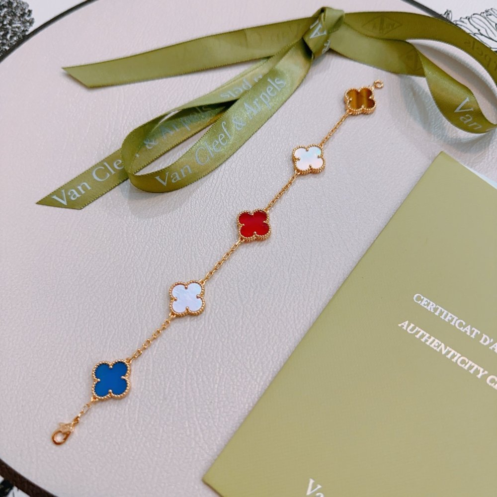 A bracelet фото 2