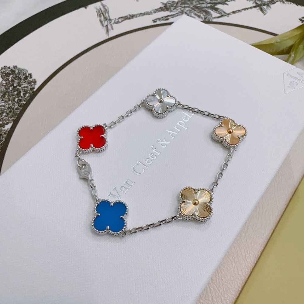 A bracelet фото 2