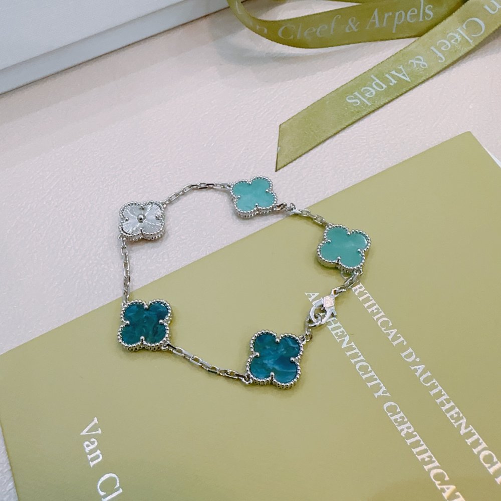 A bracelet фото 2