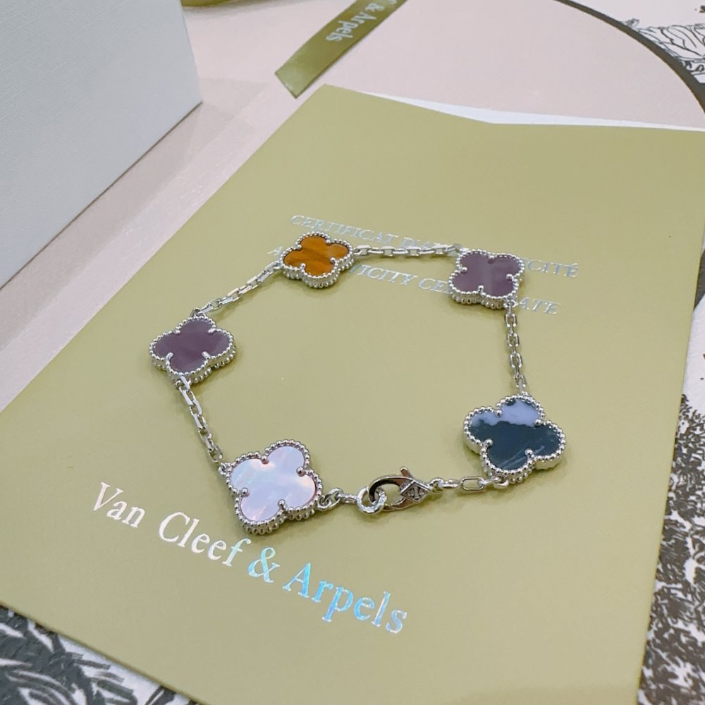 A bracelet фото 2