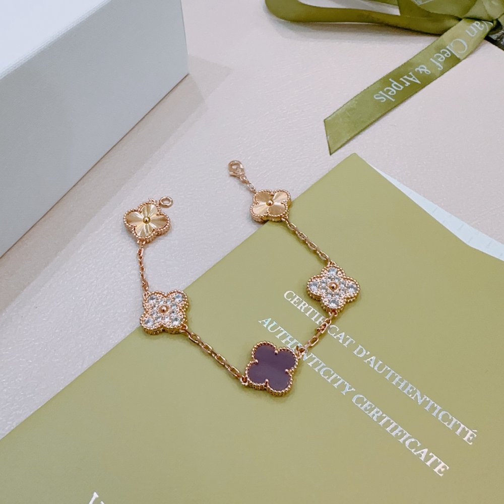 A bracelet фото 2