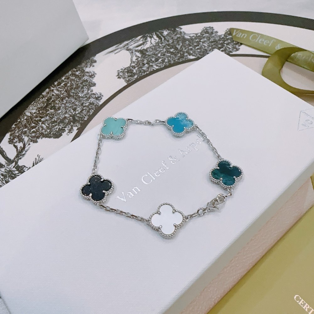 A bracelet фото 2