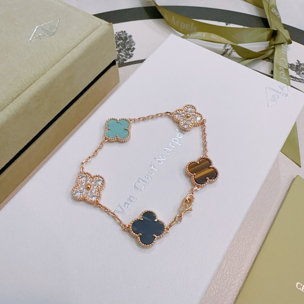 A bracelet фото 2