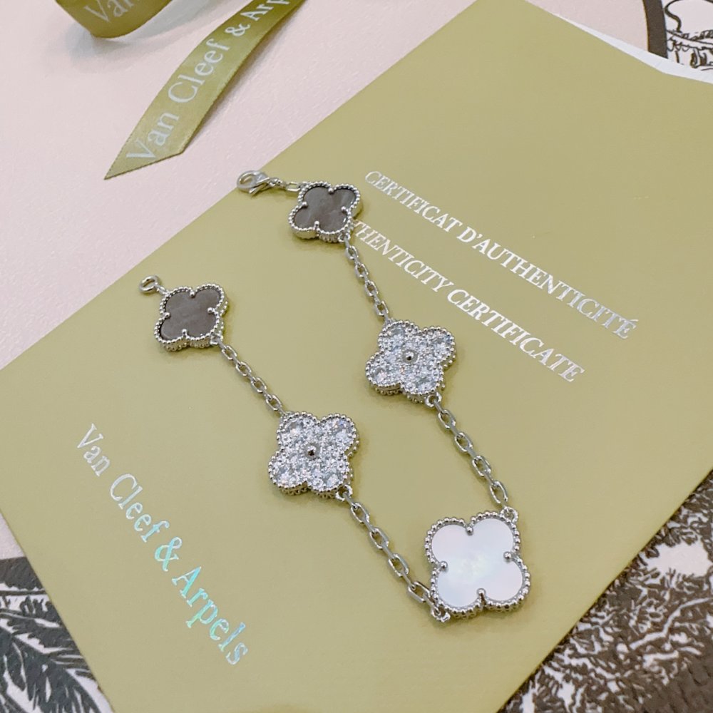 A bracelet фото 3