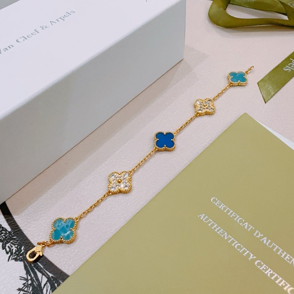 A bracelet фото 3