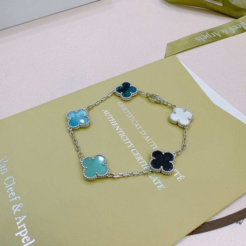 A bracelet фото 3