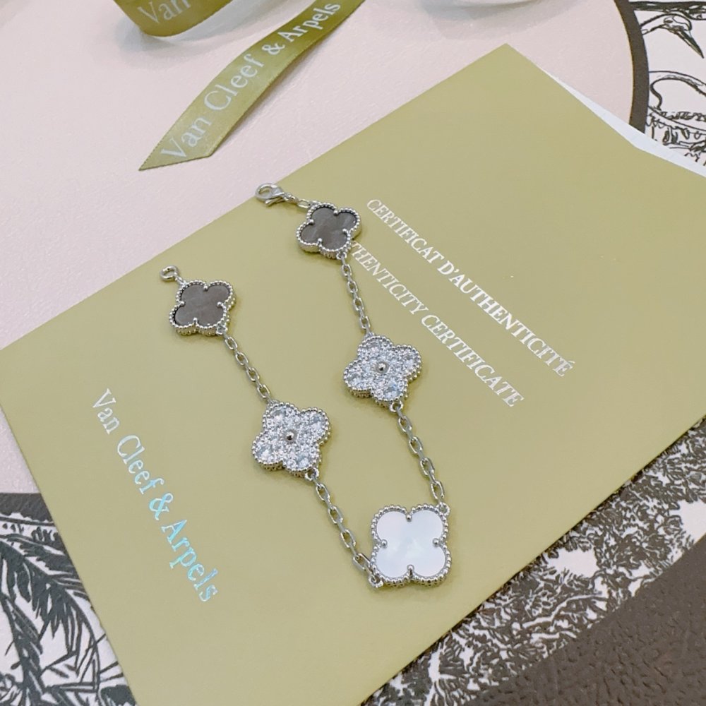 A bracelet фото 4