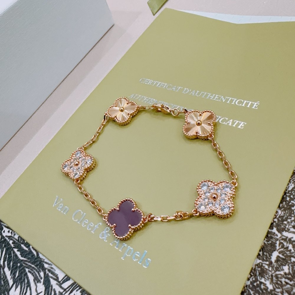 A bracelet фото 4