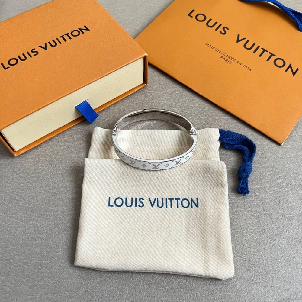 A bracelet фото 4