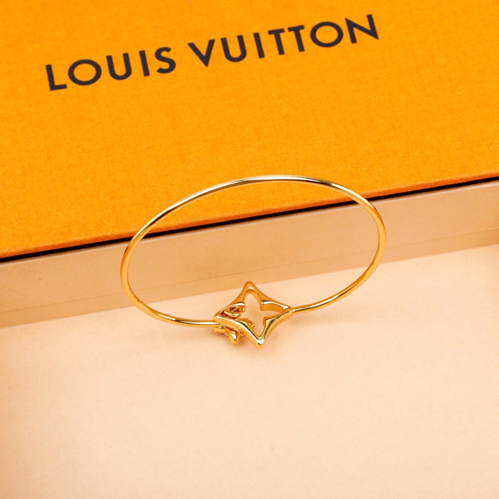 A bracelet фото 4