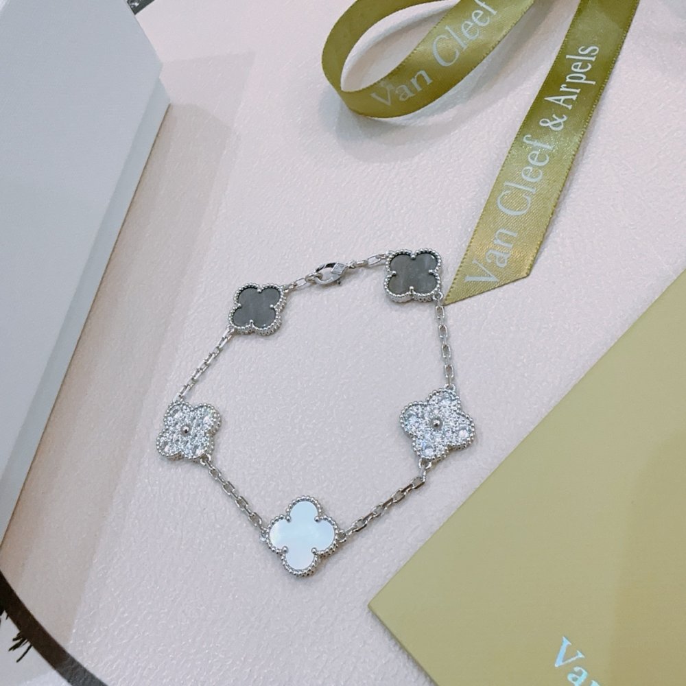 A bracelet фото 5