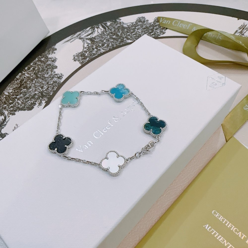 A bracelet фото 5