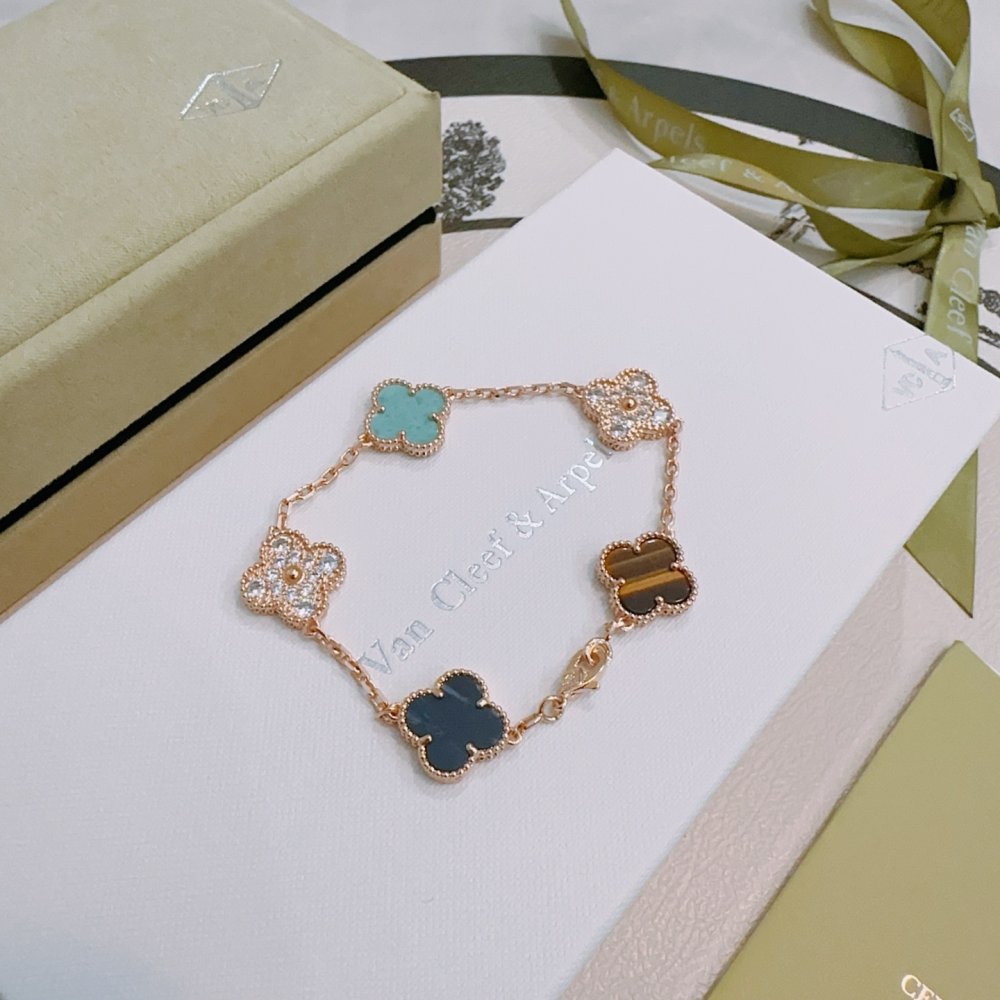 A bracelet фото 5