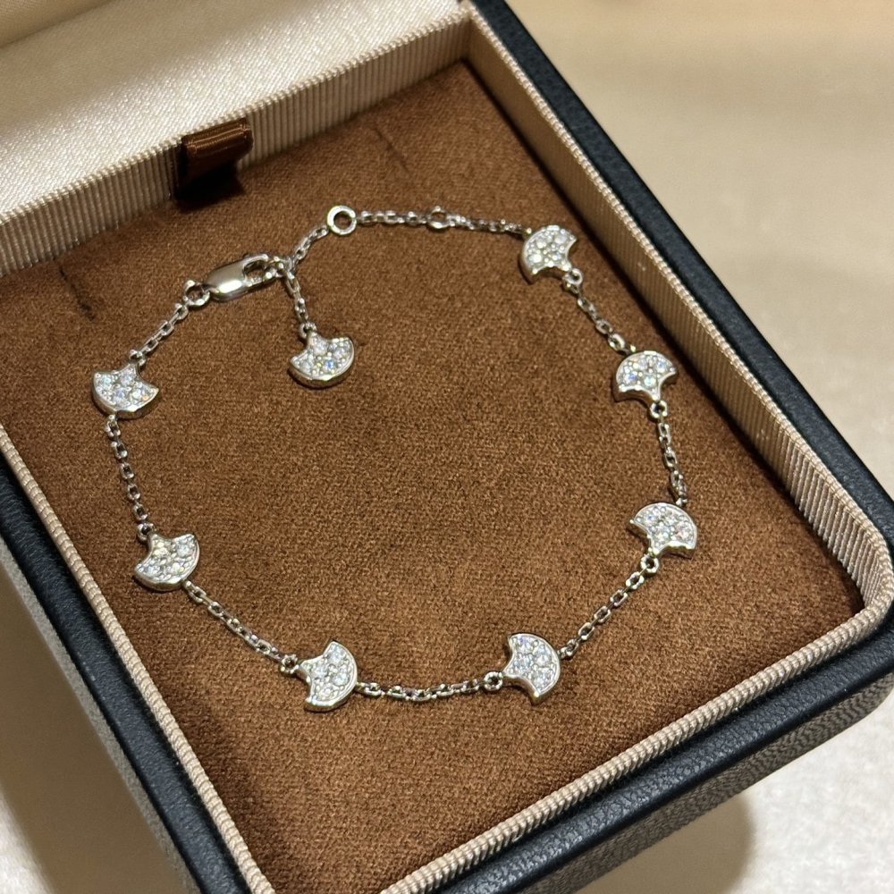 A bracelet фото 5