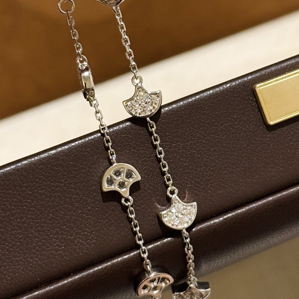 A bracelet фото 7