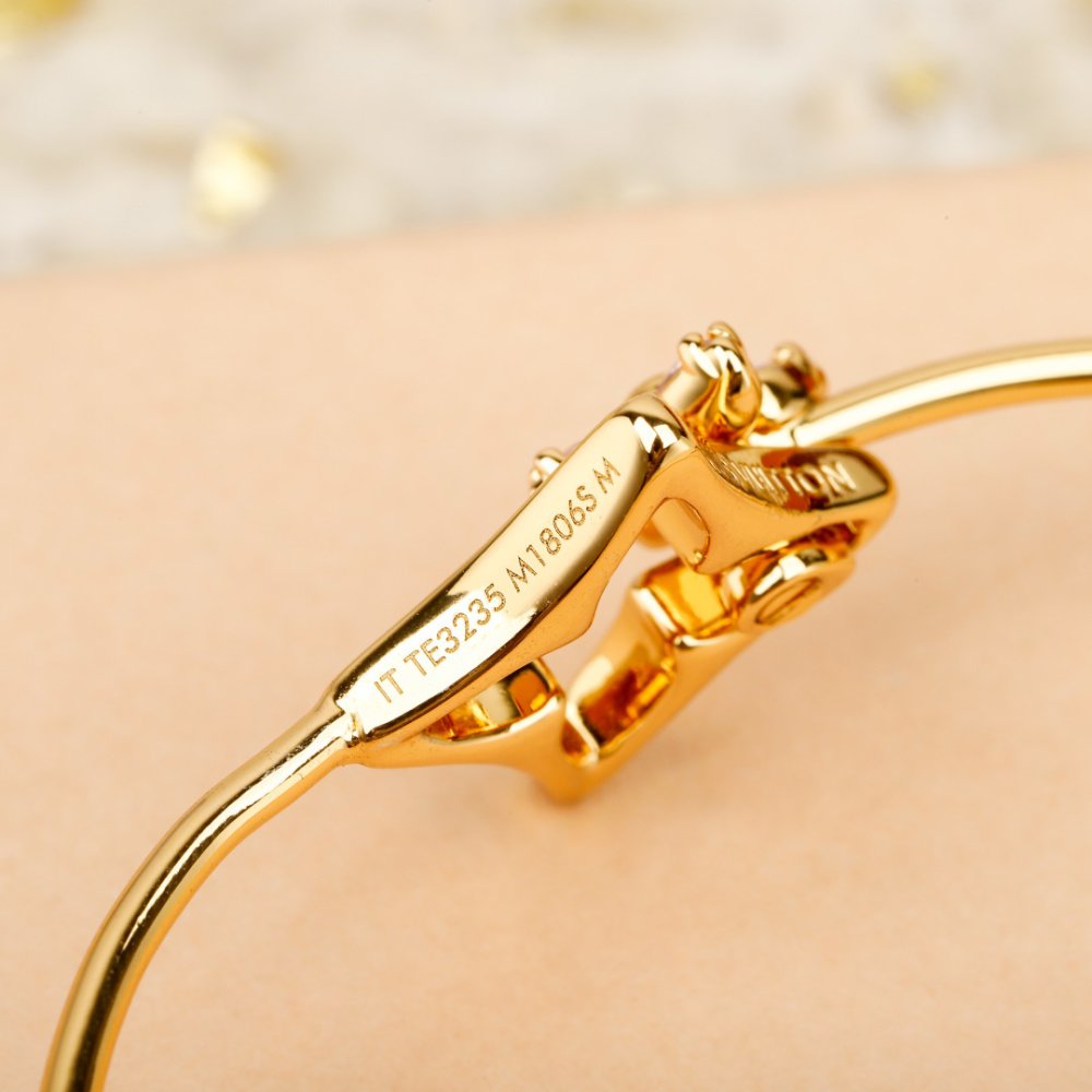 A bracelet фото 7