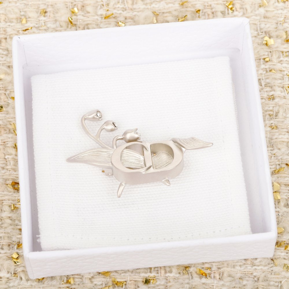 Брошка фото 2