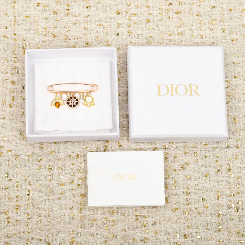 Брошка фото 2