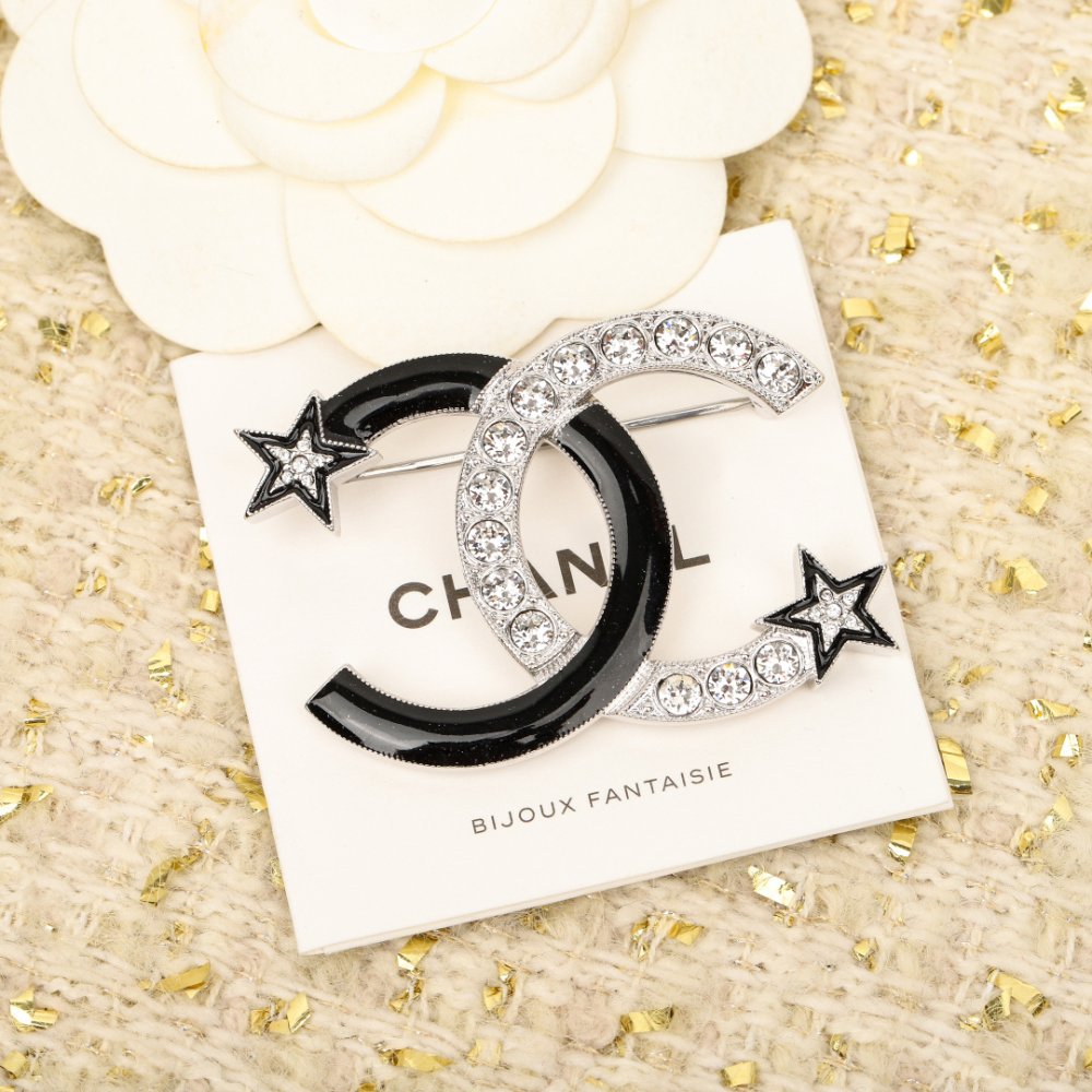 Брошь фото 3