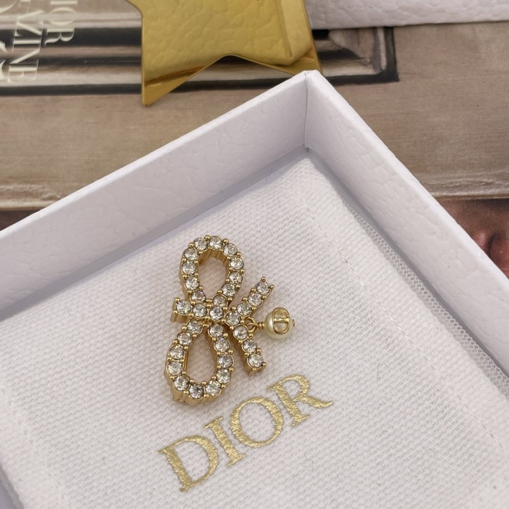 Брошь фото 3