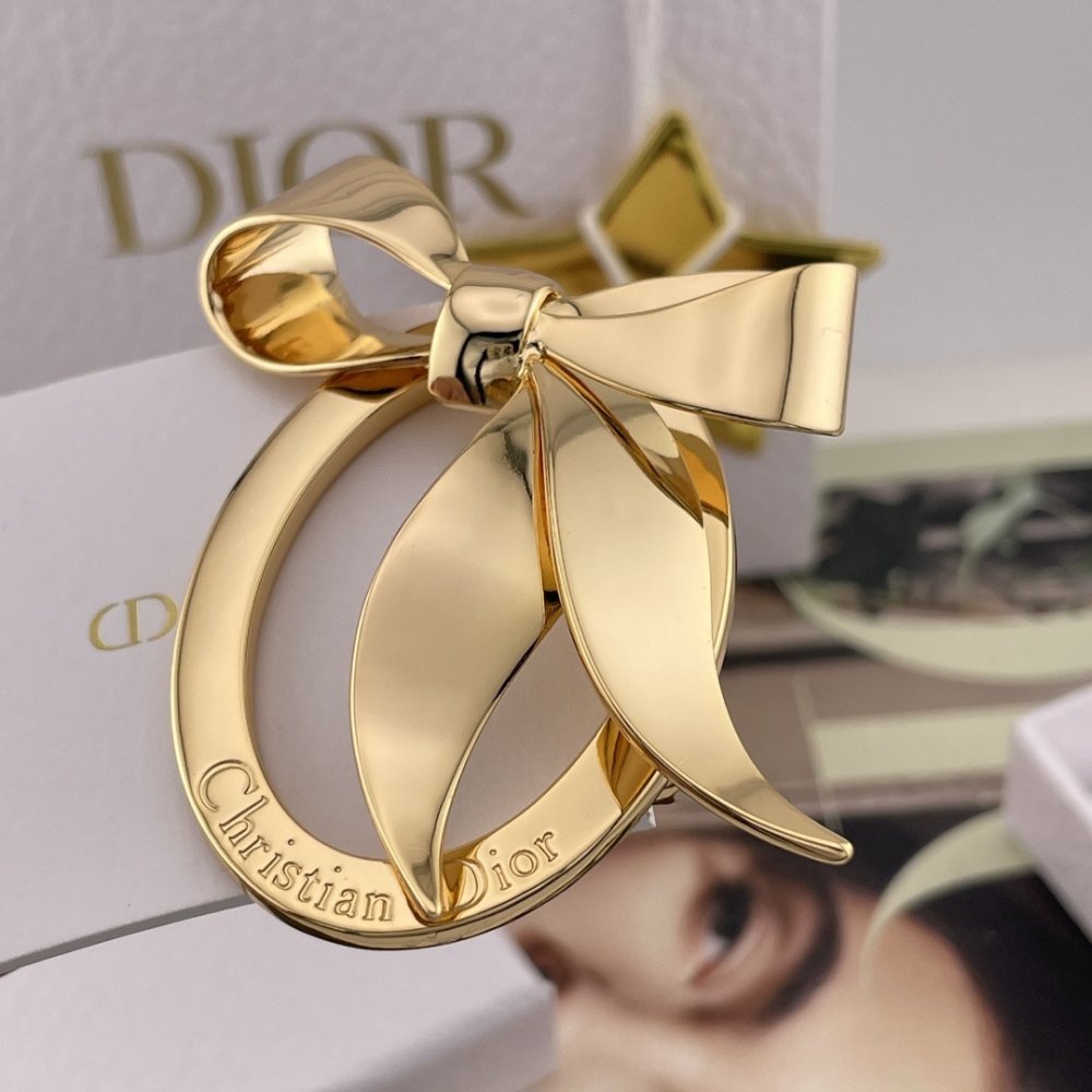 Брошка фото 3