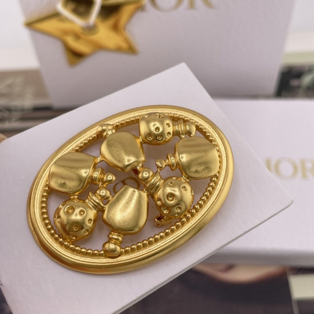 Брошка фото 3