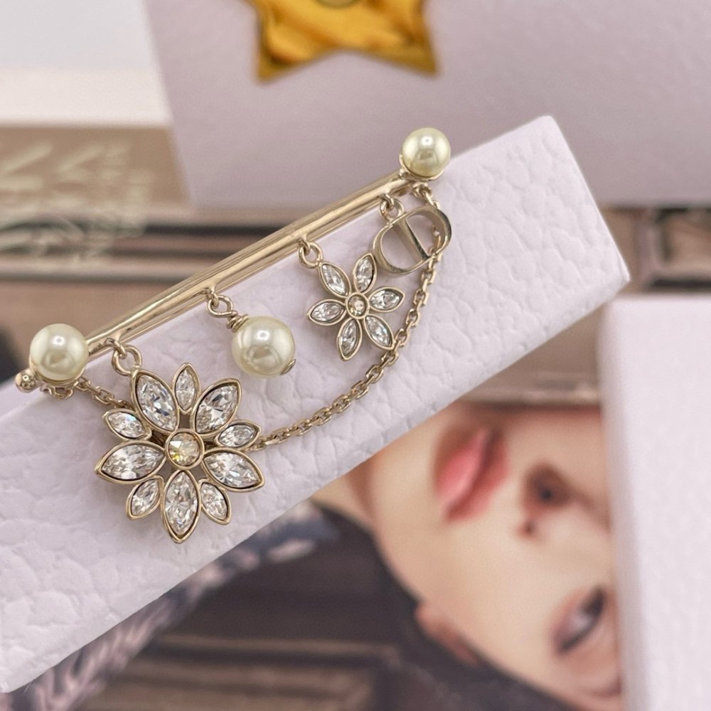 Брошка фото 3