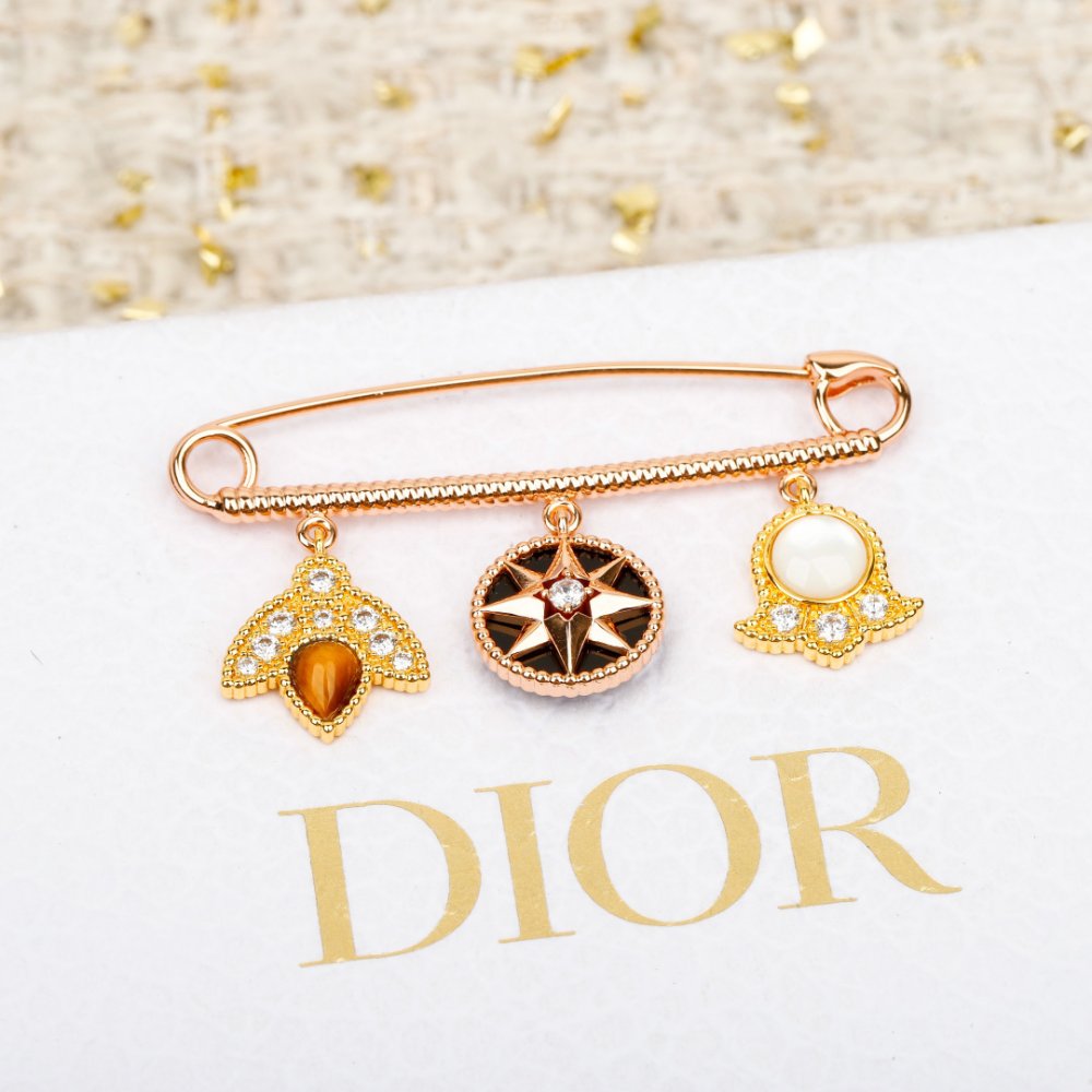 Брошка фото 3