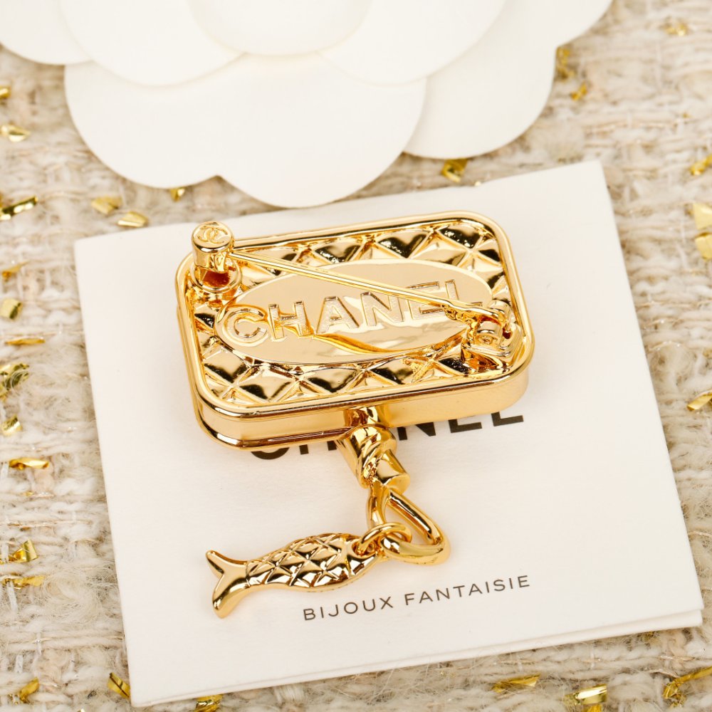 Брошь фото 4