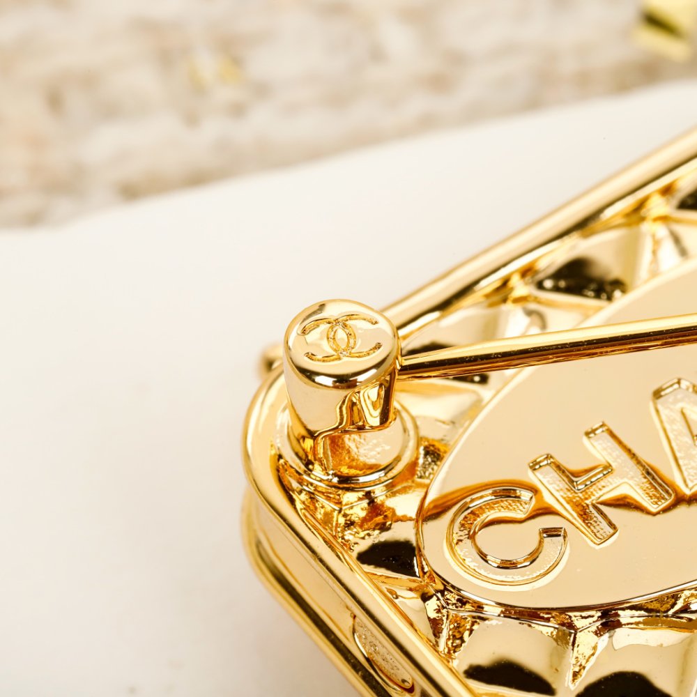 Брошь фото 5