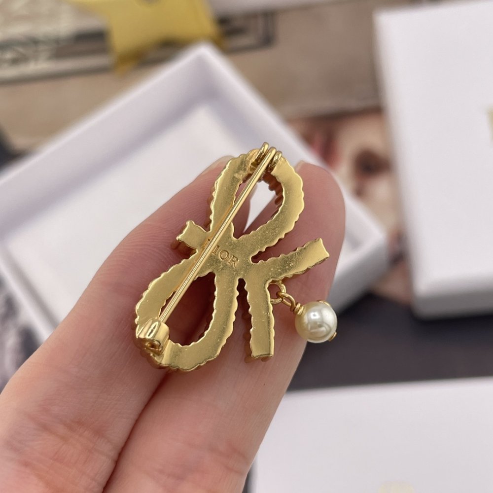 Брошь фото 5