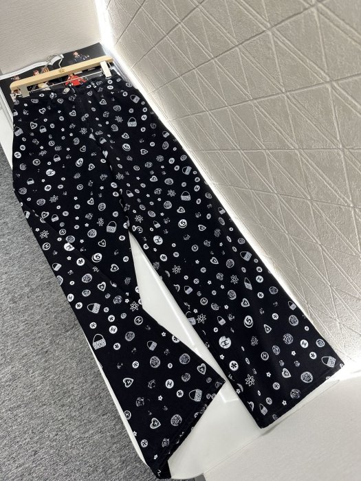 Джинсы женские фото 3