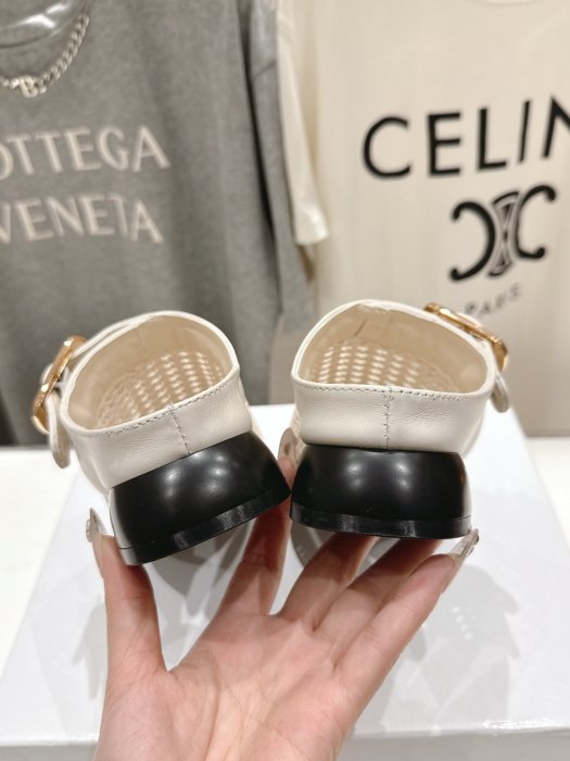 Шлепанцы женские фото 8