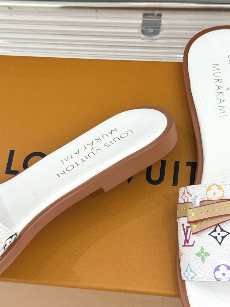 Шлепанцы женские фото 6