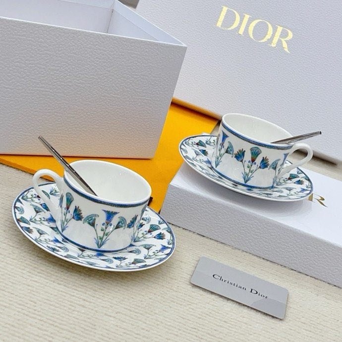 Set crockery of bone porcelain фото 3