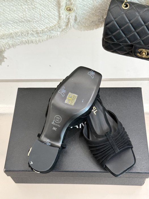 Босоножки фото 9