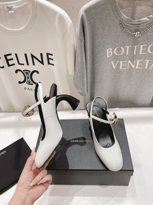 Босоножки фото 3