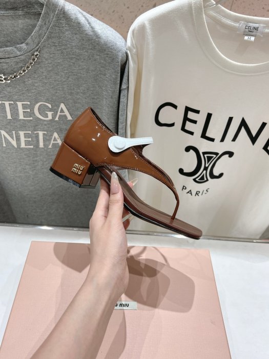 Босоножки фото 6