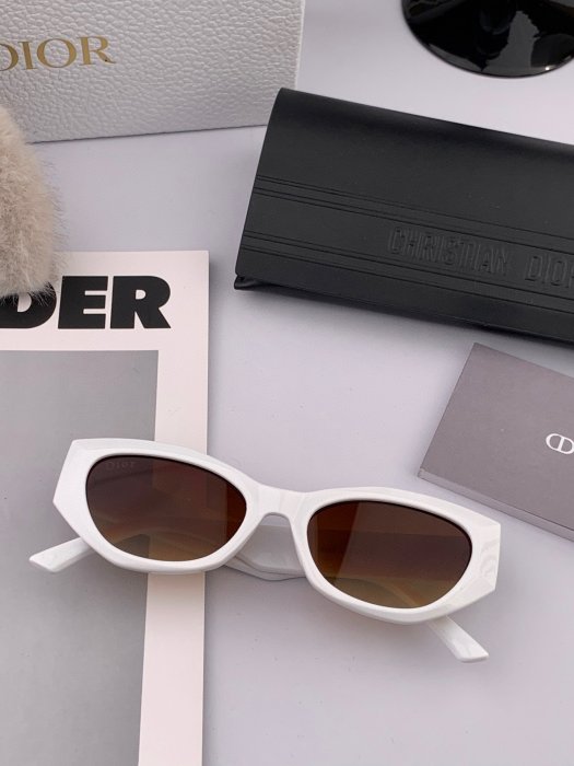 Очки солнцезащитные D8620