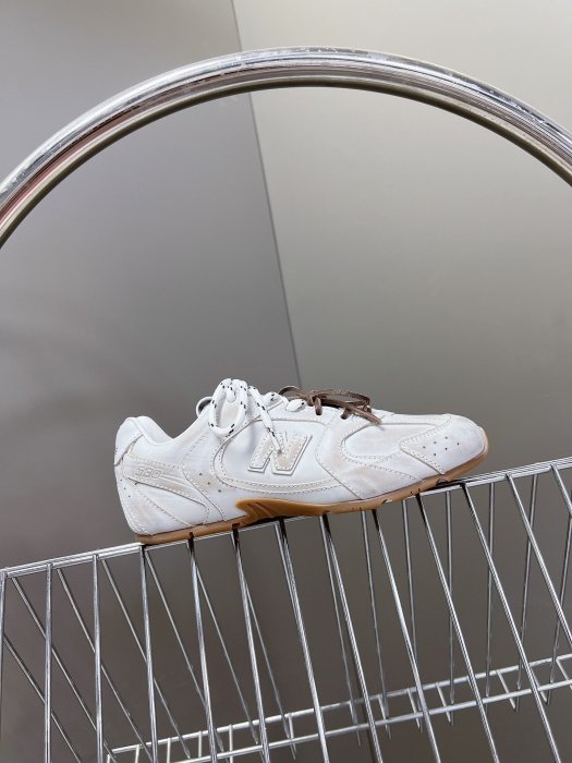 Кроссовки женские Miu Miu x New Balance