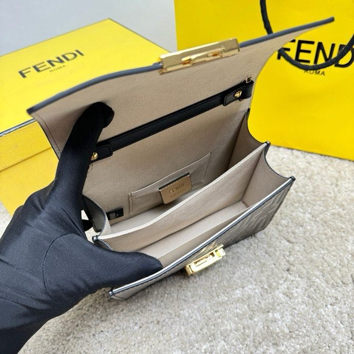 A bag women's Kan I 19 cm фото 3