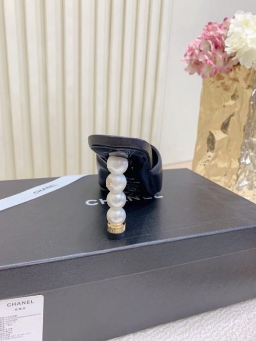 Шлепанцы женские фото 8